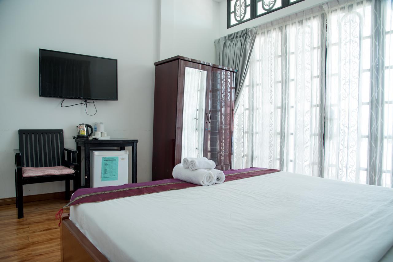 New Season Riverside Hotel Phnom Penh Exterior foto